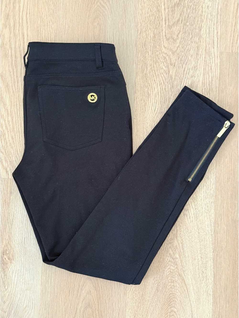 Michael Kors Black Skinny Pants with Gold Zipper Detail Size 6